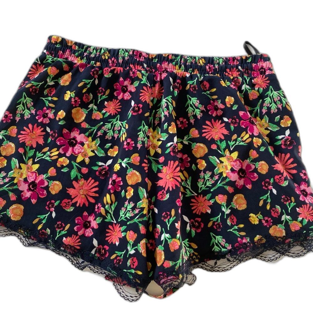 Mine Shorts with Lace Size Women's M floral pocket pull-on - Picture 2 of 4